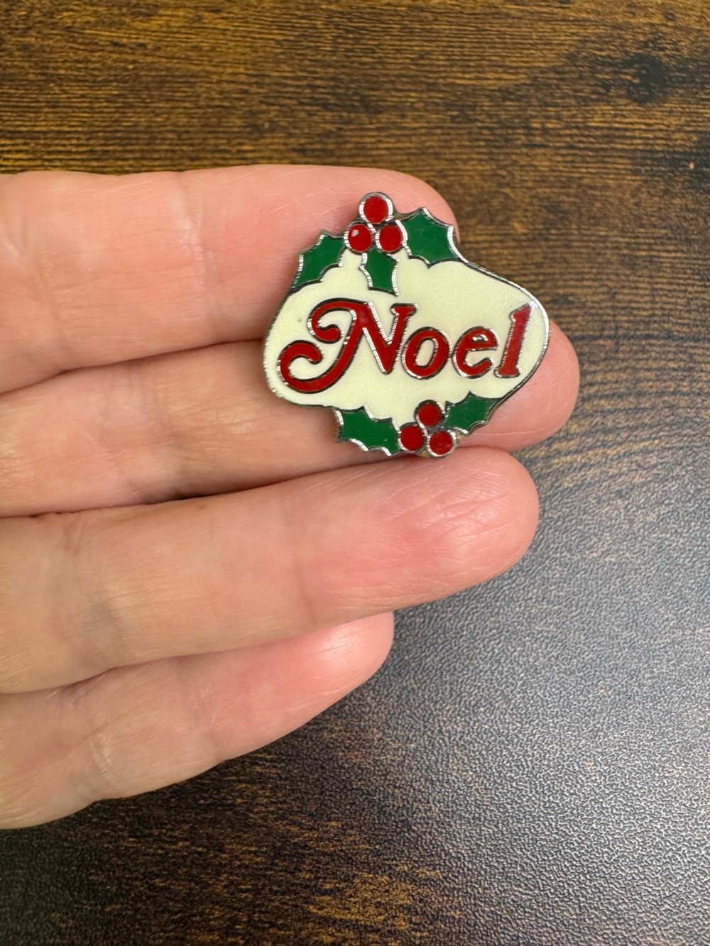 💚4/$20 Vintage Noel Enamel Pin Brooch - Cream, Red and Green Holiday Pin
